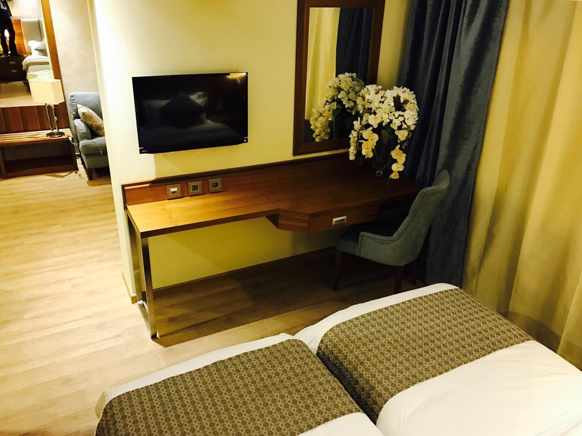 Gems Hotel Beirut Esterno foto